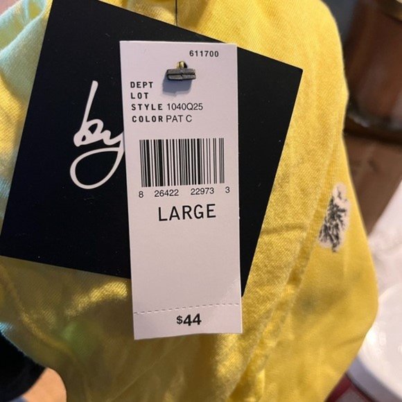 by and by V Neck Three Quarter Sleeve Top NWT - Picture 3 of 4